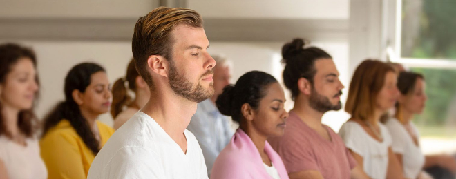 Transzendentale Meditation: Meditation gegen Stress – so hilft Ihnen TM